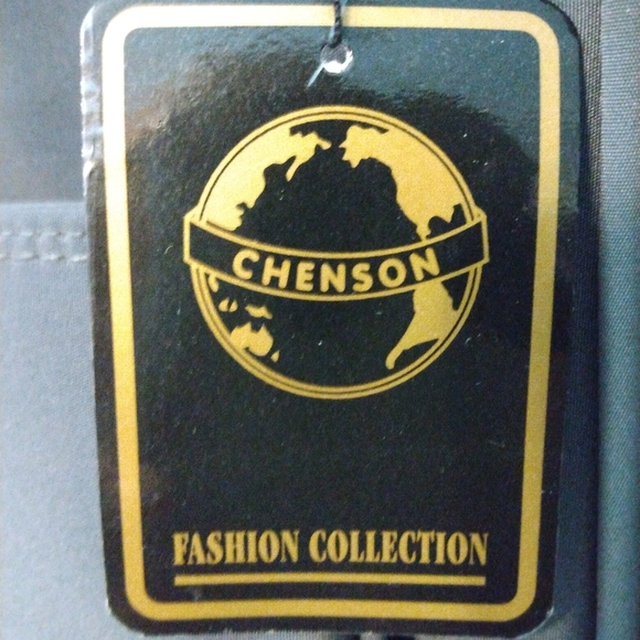 Chenson gray microfiber shoulder bag NWT has a zipper pocket in front - Picture 3 of 9